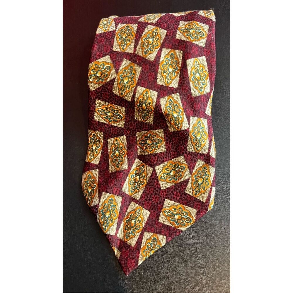 Valentino tie